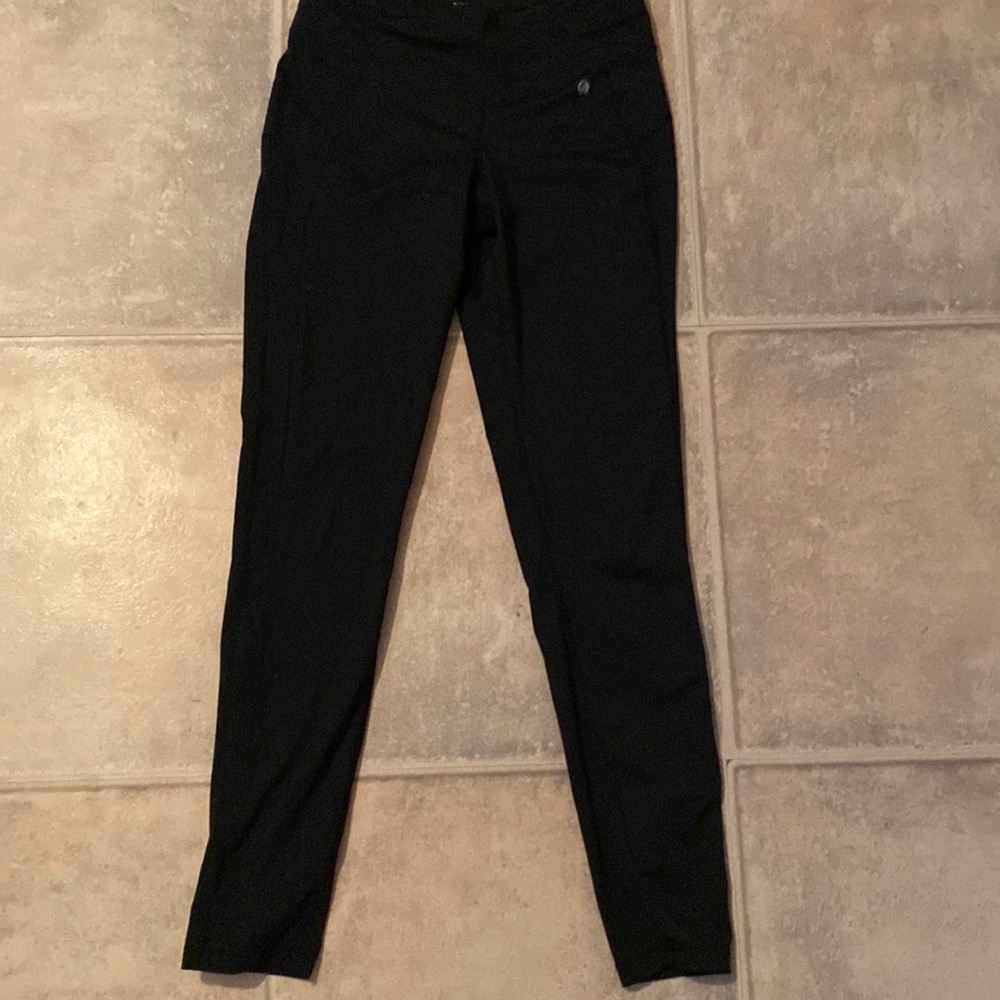 4 pairs of leggings, grey is M, black S , Other black S, Other black is M